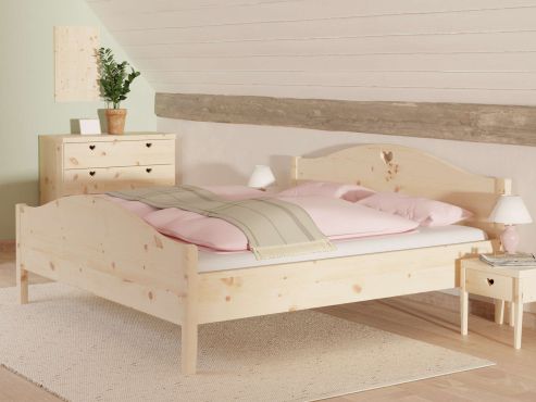 Zirbenschlafzimmer mit Zirbenholzbett "Hermine"